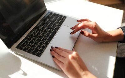 Diferencia entre formación presencial, online y en vivo